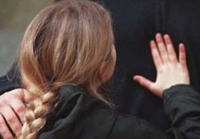 Pedofile na „Fejsbuku” pobeđuje poverenje i strog nadzor roditelja